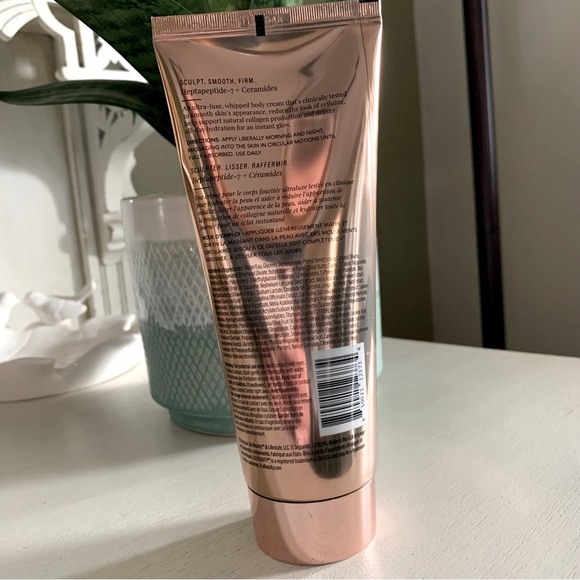 JLo Beauty Smooth + Seduce Contouring Body Cream with Caffeine - Picture 2 of 6